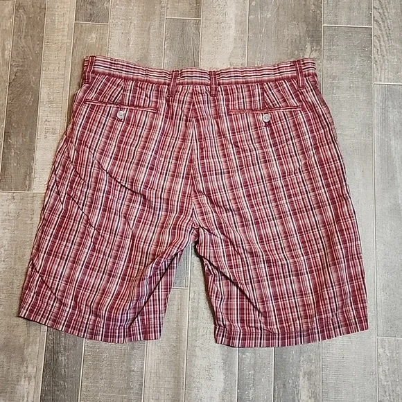 Weather proof brand plaid shorts - Picture 2 of 5